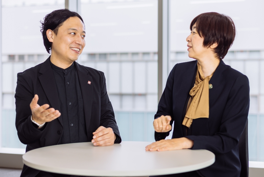 インタビュー中の様子